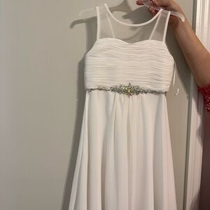 Elegant White Kids Formal Dress size 8 with corset back